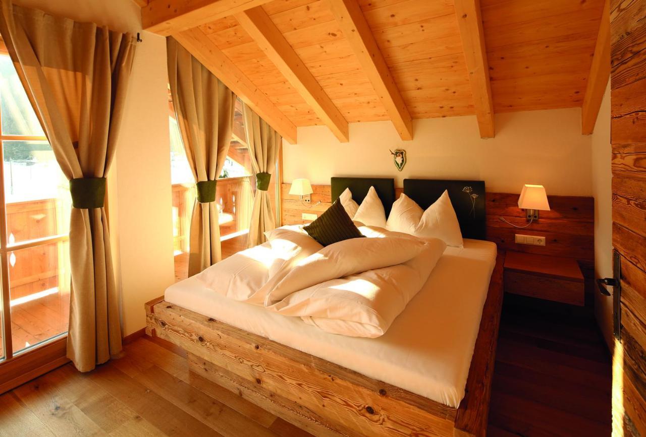 Naturapartments Schoenfeld Sexten Chambre photo